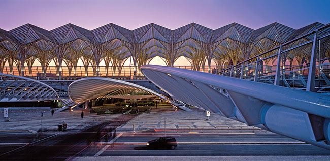 Dworzec Kolejowy w Lizbonie. Architekt Santiago Calatrava. Aparat Horseman SW612 Pro.