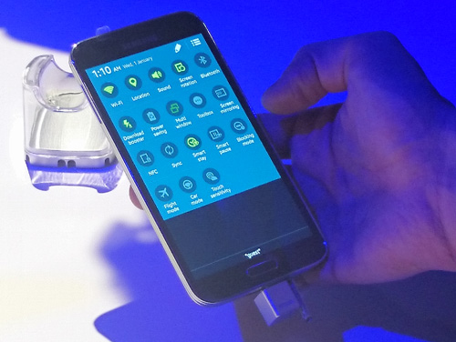 Otwarcie Samsung Galaxy S5 testowany w rkach ludzi