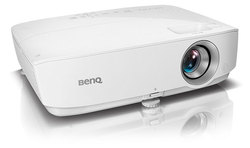 BenQ W1050 – popularny projektor Full HD dla kinomanw,kibicw iogldajcych zdjcia