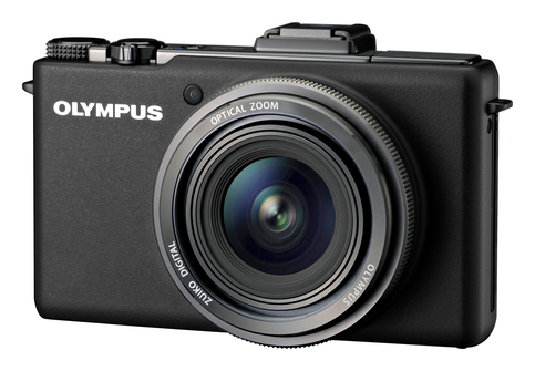 Olympus opracowuje pierwszy na wiecie cyfrowy aparat fotograficzny z wbudowanym obiektywem  ZUIKO