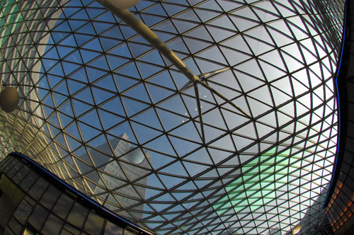 Centrum Handlowe „Zote Tarasy” w Warszawie. Klient: Zote Tarasy/ING Real Estate. Nikon D2X, AF DX Fisheye Nikkor 10,5 mm f/2,8G ED.