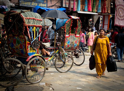 Kolorowe ulice Kathmandu.