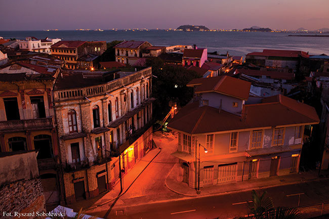 Panorama na Panama Viejo wykonana z dachu hotelu Colon, obecnie Casa Antigua.