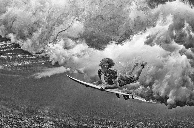 Fotograf:&nbsp;Stuart Gibson. Sportowiec: Ryan Hargrave. Miejsce: Wilkes Pass, Namotu, Fid�i. Wyr&oacute;�nienie w&nbsp;kategorii &bdquo;Close up&rdquo;. Sprz�t: Canon EOS 7D z&nbsp;obiektywem Tokina 10-17 mm Fisheye. Parametry: ISO&nbsp;400; f/5,6; 1/1000&nbsp;s.