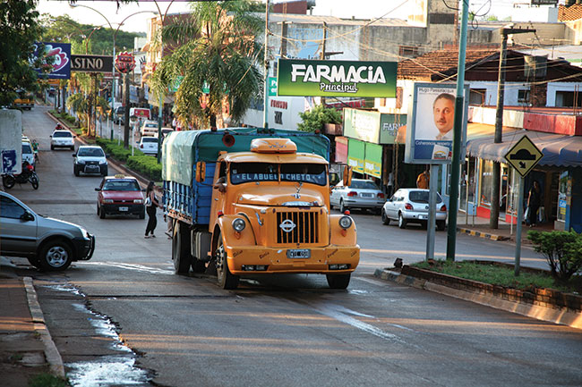 Ulice w Puerto Iguazu - miasteczko pooone ok. godziny jazdy od Parku Narodowego Iguazu