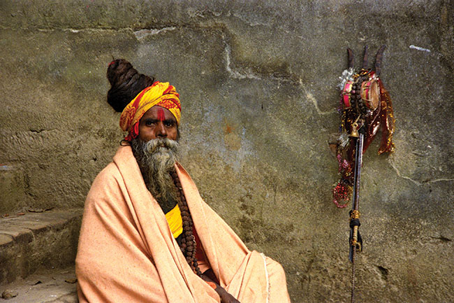 �wi�tynia Kali, Nepal. Asceta sadhu lub naci�gacz. Nigdy nie wiesz.