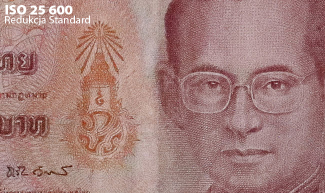 Canon EOS 90D, mimo zwi�kszonej rozdzielczo�ci o ponad 8 mln pikseli w stosunku do poprzednika, EOS-a 80D, testowany model wykazuje podobny poziom zaszumienia.