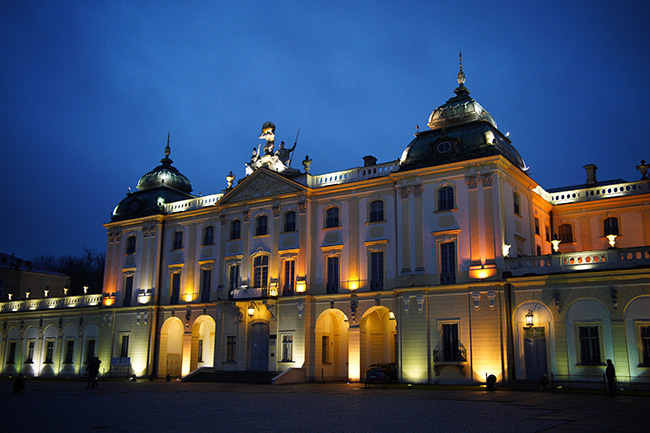 Niebieska godzina Sony 35 mm f/1,8 Niebieska godzina Sony 35 mm f/1,8