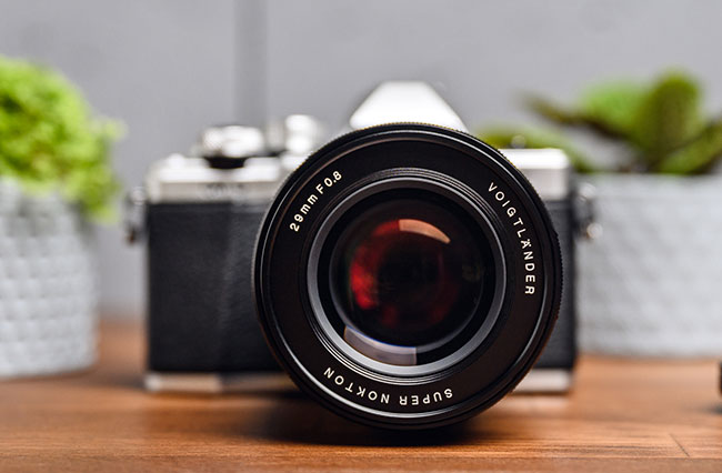 Voigtlander Super Nokton 29 mm f/0,8 - najjaniejszy seryjnie produkowany obiektyw na wiecie