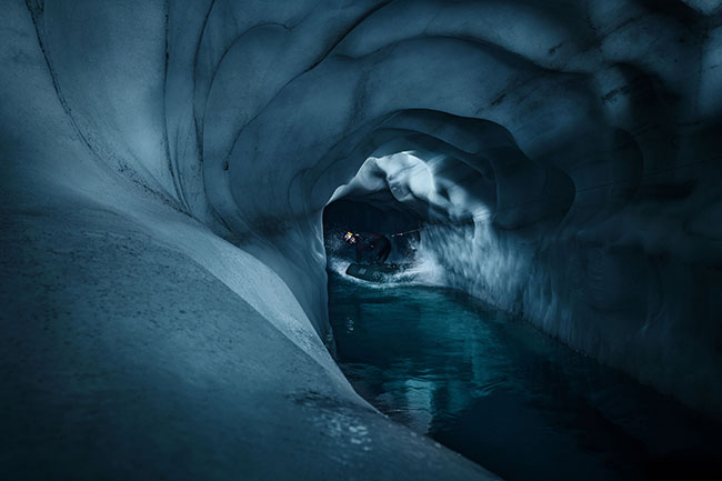 Red Bull Illume Image Quest 2021; Kategoria: Playground by WhiteWall Tytu: Wake the Glacier; Zwycizca kategorii; Fotograf: © Markus Berger / Red Bull Illume; Zawodnik: Dominik Hernler; Lokalizacja: Villach, Austria. Nikon D850 + 24-70 mm f/2,8; par. eksp.: ISO: 160; f/16; 1/250 s 