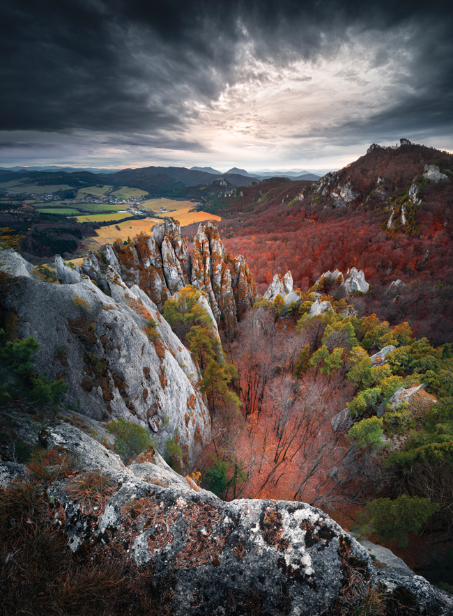 Widok na Sulowskie Skay, Góry Straowskie, Sowacja.