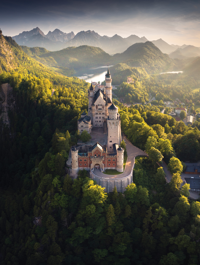 Zamek Neuschwanstein, Alpy Bawarskie, Niemcy.