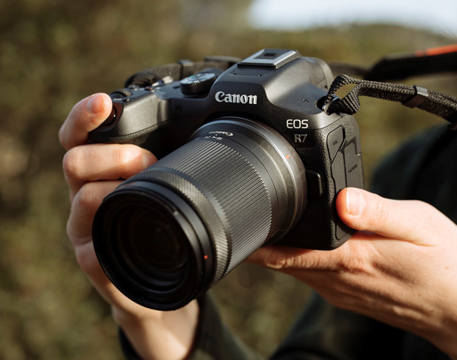 Canon EOS R7 w rękach 