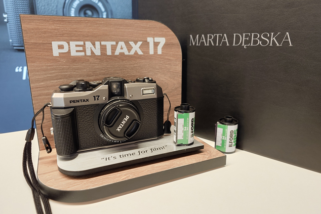 Pentax 17