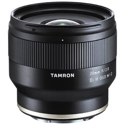 Tamron 20 mm f/2,8 Di III OSD M 1:2 wporwnywarce