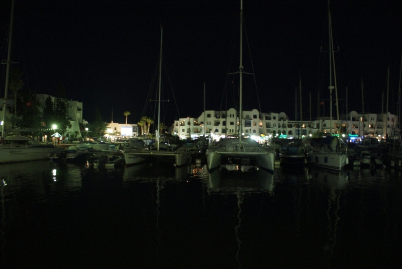 Port w nocy