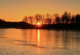 Jez. Jeziorak skuty lodem