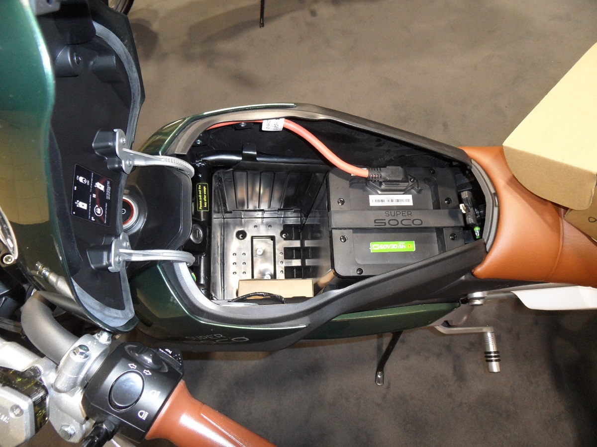 Motor Ducati Super SOCO schowek na baterie elektr.