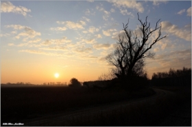 mro�ny wsch�d nad ��kami