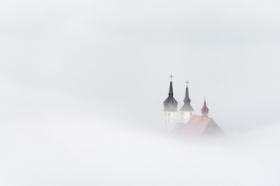 Ko�ci� we&nbsp;mgle