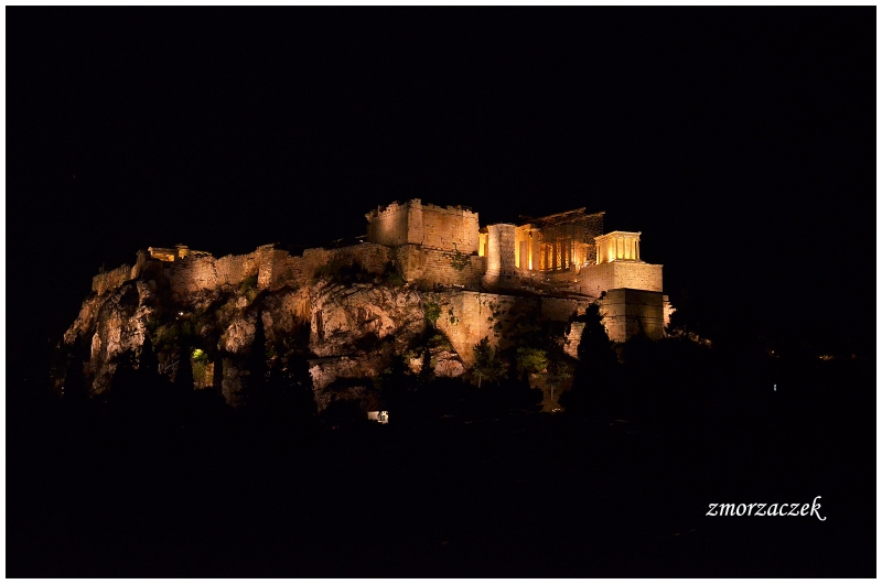 Akropol noc