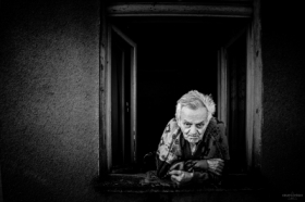 Portret mczyzny w oknie