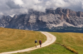 o dw�ch takich, co szli drog�