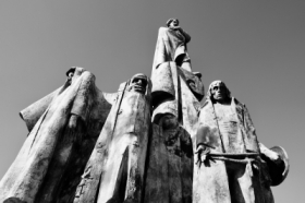 POMNIK AUTORA DRAMATU 